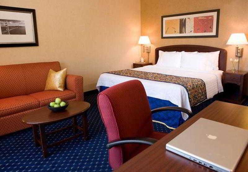 Sonesta Select Dallas リチャードソン 部屋 写真
